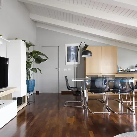 Penthouse With Patio & 2 Baths, 10 Min To Duomo Apartment Milan Exterior photo